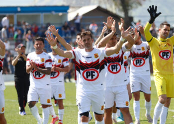 Ex Rangers deja el profesionalismo para jugar en el barrio