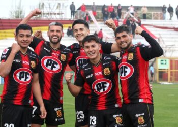 Rangers vuelve al triunfo con agónica victoria como visitante