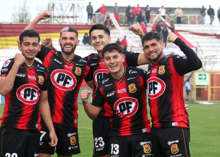 Rangers vuelve al triunfo con agónica victoria como visitante