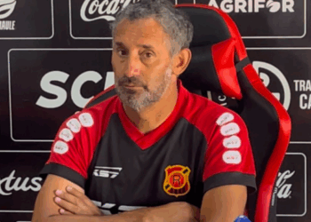 Miguel Ponce: “Hay una misión como local, que nos lleva a pensar y a estar inquietos”