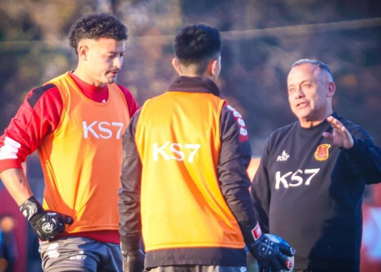 Rangers oficializó la llegada de Erwin Durán como nuevo director técnico