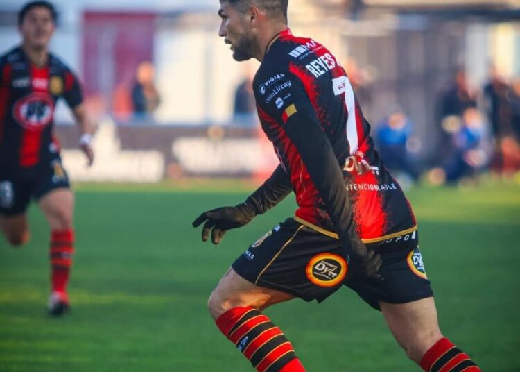 Gonzalo Reyes y tema cancha: “Vamos a echarle ganas, pero así no se puede”