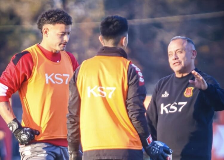 Esta sería la primera formación de Erwin Durán en el Rojinegro