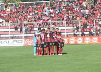 Sigue la danza de nombres en Rangers: Otro zaguero uruguayo se caería