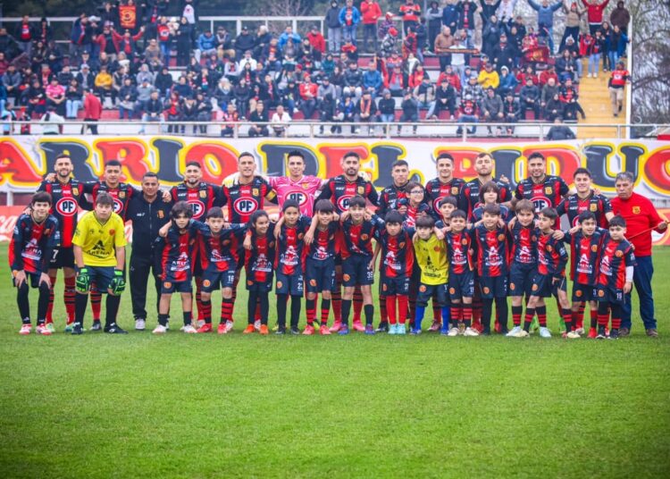 Las negociaciones que mantiene el Rojinegro para concretar sus fichajes