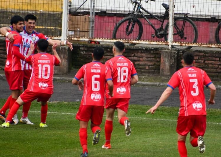 Linares se impuso como local en un partidazo lleno de goles