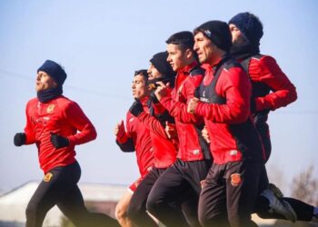 Alarma de fichaje: Rangers aseguraría como refuerzo a central de otro elenco de la Primera B