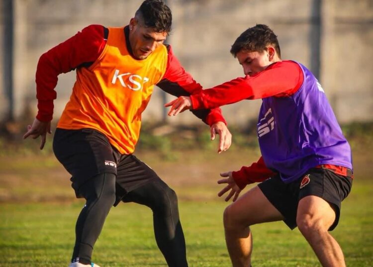Rangers definió convocatoria y formación para enfrentar a Santa Cruz