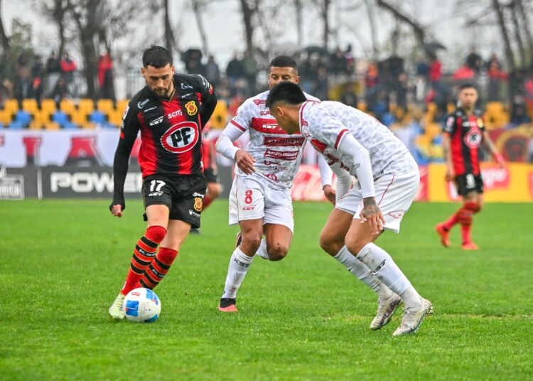 Rangers de Talca sigue sin ganar de local e igualó ante el puntero de la Primera B
