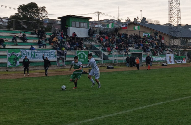 Constitución no logra despegar y solo iguala en casa