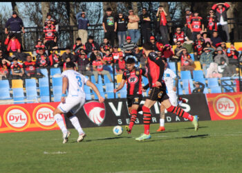Jugador que estaba lesionado entrena a la par de sus compañeros