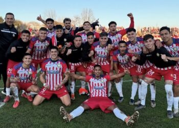 Deportes Linares busca seguir en la parte alta del torneo con el apoyo de sus hinchas