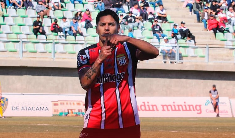 Curicó Unido rescató un punto en su visita al Norte