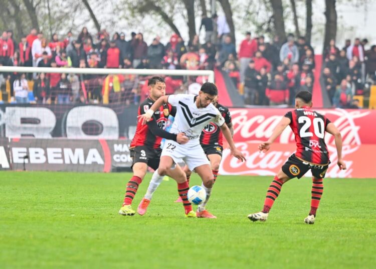 La mufa se mantiene: Rangers sigue sin ganar en casa y apenas rescata un punto ante el Chago