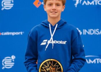 Facundo Henríquez levantó la copa del Cosat G3 en el Estadio Israelita