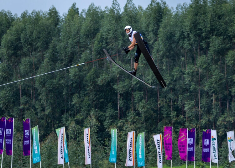 Santiago Barrientos se instala entre los mejores en salto del Mundial U21 de esquí náutico