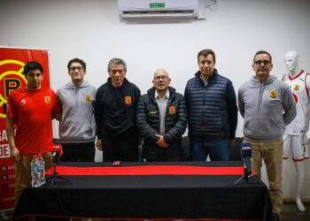 Rangers oficializa su rama de básquetbol con Manuel Herrera a la cabeza