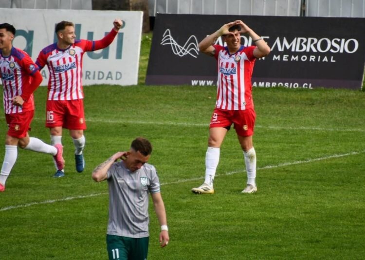 Linares goleó a Velásquez y sigue firme en la lucha por el ascenso