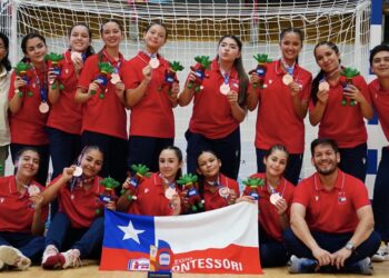 Jóvenes maulinas participan en el Torneo Surcentroamericano de balonmano en Paraguay