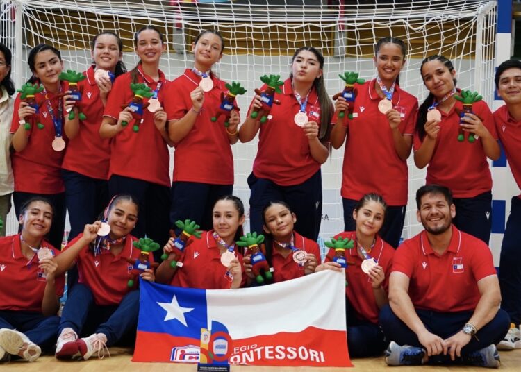 Jóvenes maulinas participan en el Torneo Surcentroamericano de balonmano en Paraguay