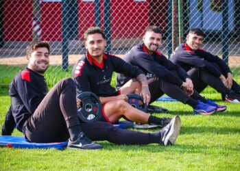 Rangers retomó las prácticas con la misión de clasificar a la postemporada