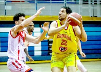 Español inicia la Liga de Transición con la mira puesta en salvar la categoría