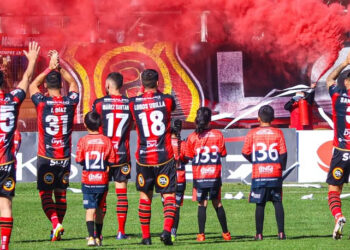 Rangers muestra dos caras según cifras: firme de visita y débil en casa