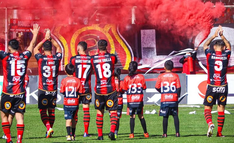 Rangers muestra dos caras según cifras: firme de visita y débil en casa