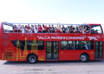 Tour patrimonial y deportivo invita a descubrir Talca desde un bus turístico