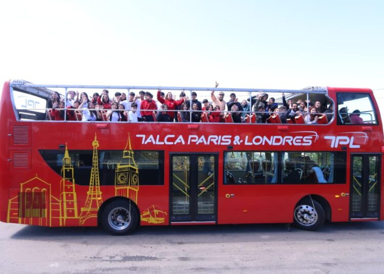 Tour patrimonial y deportivo invita a descubrir Talca desde un bus turístico