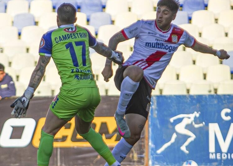 Derrota que complica a Curicó Unido ante el líder Universidad de Concepción