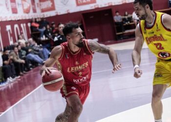 Tremenda diferencia: Español poco pudo hacer frente a Los Leones en la Liga de Transición