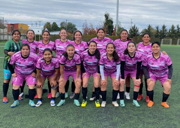 Proyecto del Club Las Sin Falta promueve el fútbol femenino en San Clemente