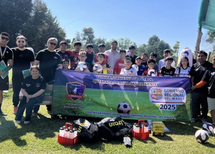 Clínica deportiva reunió a jóvenes talentos del fútbol en San Clemente
