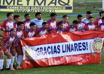 Deportes Linares tropezó en su despedida como local