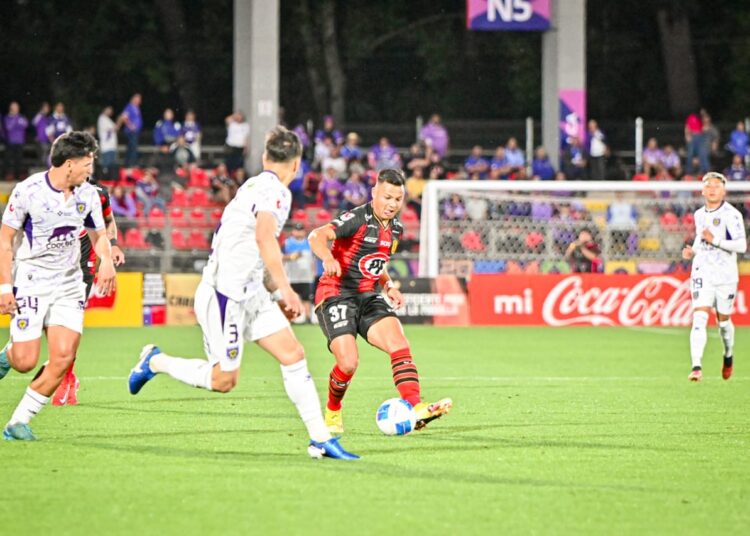 Matías Sandoval trabaja contra el tiempo para llegar a la liguilla debido a lesión