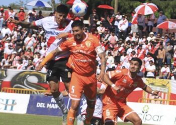 Curicó cerró la temporada con una amarga derrota en casa