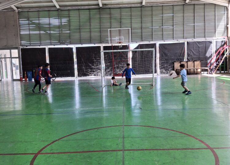 Escuela de Futsal “Talentos del Trueno 2025” avanza a paso firme en la formación de niños y niñas de Talca