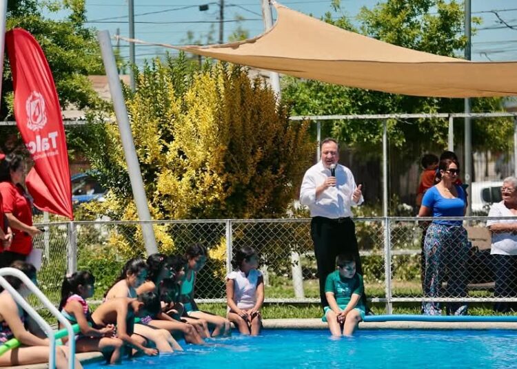 Talca promueve un verano activo con escuelas deportivas gratuitas y talleres de natación
