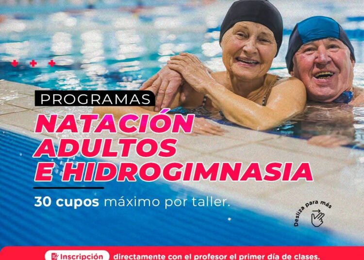 Clases de hidrogimnasia y natación animan el verano para adultos en Talca