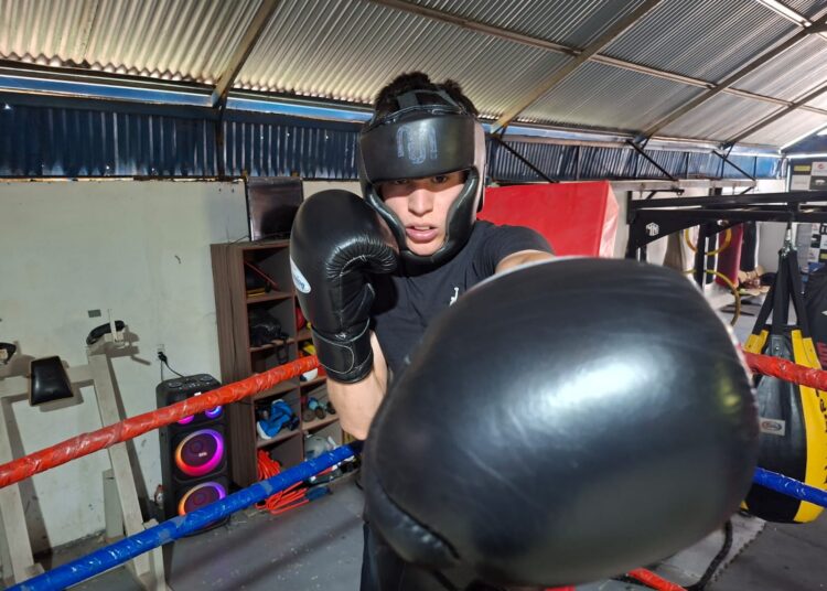 Jonnathan Espinace sueña en grande: pasar del amateurismo al boxeo profesional