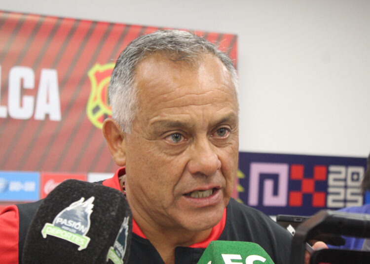 Erwin golpea la mesa: “Tienen 10 días para ponerse físicamente lo mejor posible”