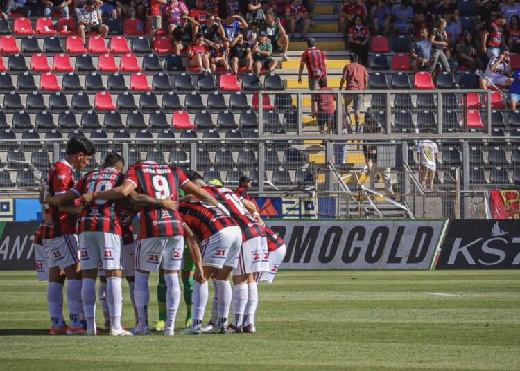 La fórmula ofensiva que ensayó el DT Erwin Durán para recibir a Antofagasta