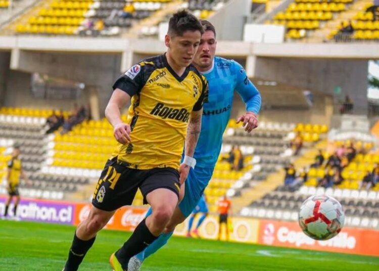 ¿Cuándo llega?: Nuevo refuerzo asoma en Talca y Rangers alista la última incorporación