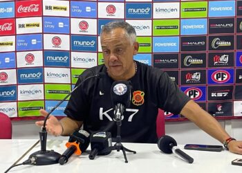 Durán: “Tuvimos que improvisar en algunos puestos por las bajas”