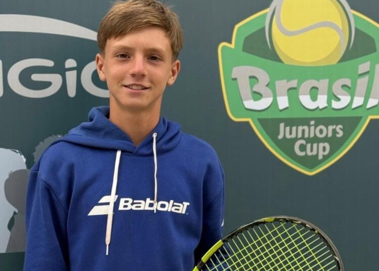 “Facu” Henríquez alcanza la cima del tenis sudamericano Sub 14 tras gran actuación en Paraguay