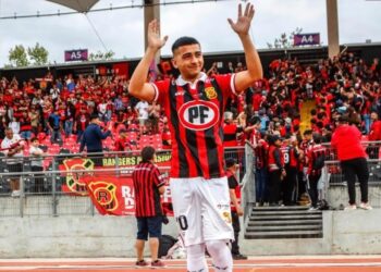 Gary Moya se lesionó y no entrenó a la par de sus compañeros en Rangers