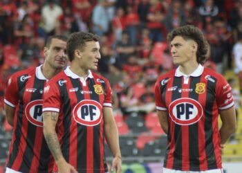 Erwin Durán tendría una cartita bajo la manga para jugar de “9”