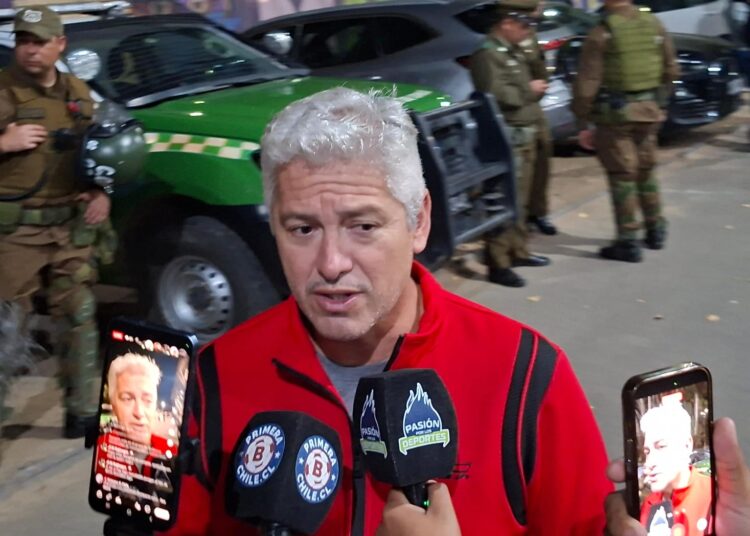 Felipe Muñoz respalda al plantel: “Veo compromiso, están dejando todo en la cancha”
