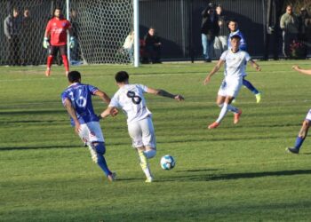 Con intensos duelos arrancaron los cuartos de final de la Copa de Campeones “Mayorista 21” en honor